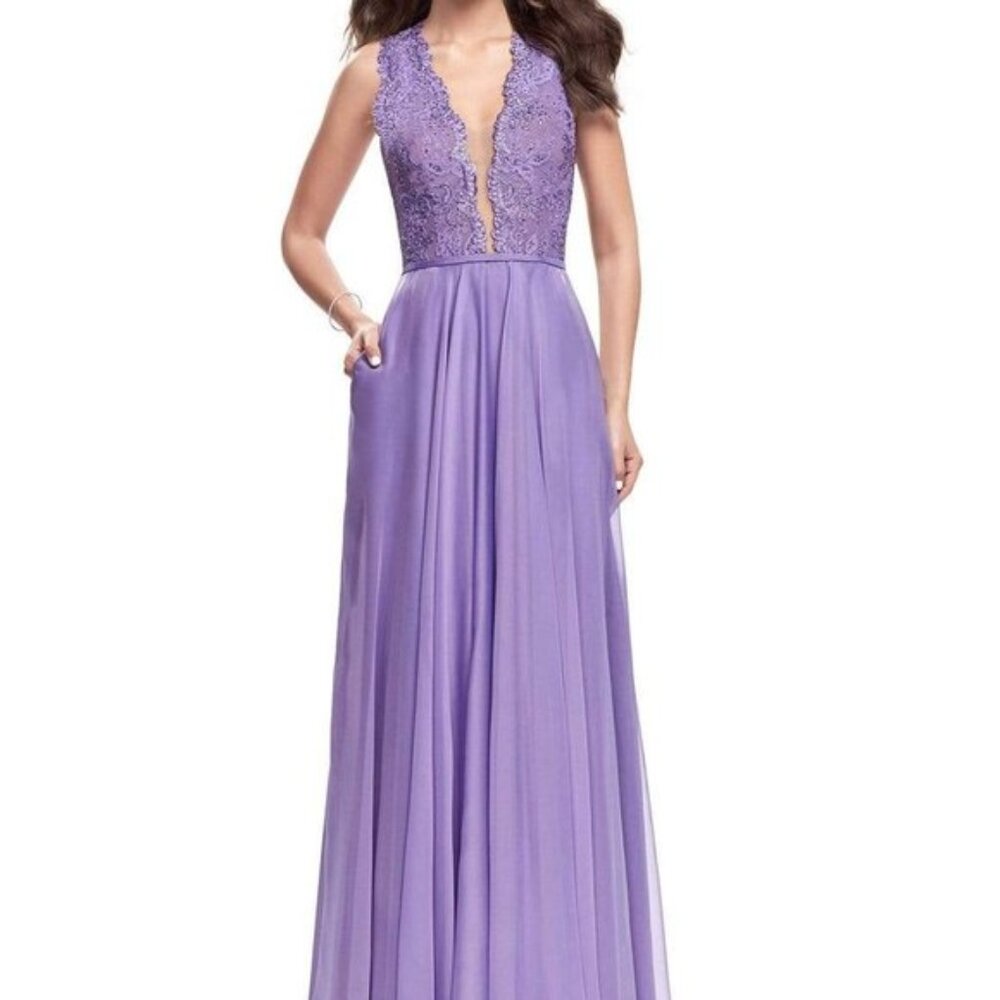 NWT La Femme 25487SC Evening Gown Lace and Chiffon Purple Size 0